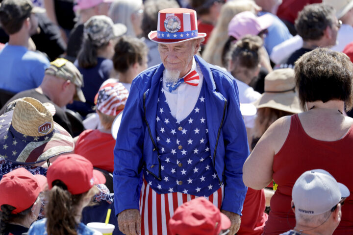 Som man roper i skogen, får man svar: Folk er blitt mer negative til USA