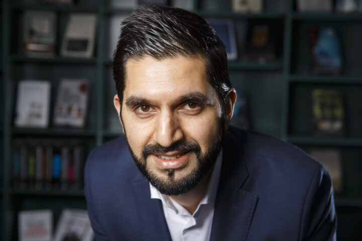 Usman Rana bekrefter at muslimer i Norge stemmer Ap av lojalitet