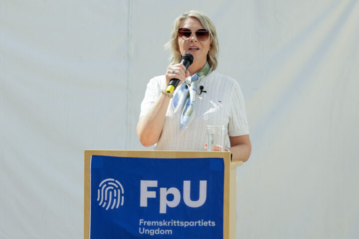 Fremskrittspartiet flørter med kristenkonser&shy;vatisme – men er det bare et spill for galleriet?