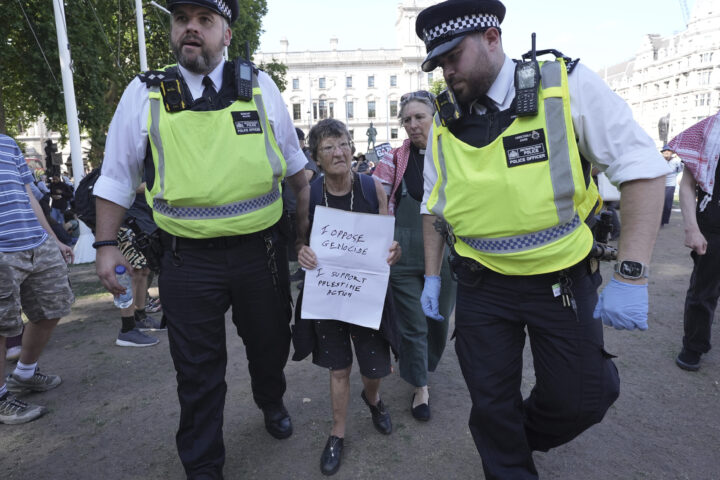522 pågrepet i London for å støtte terrorstemplet Palestina-gruppe