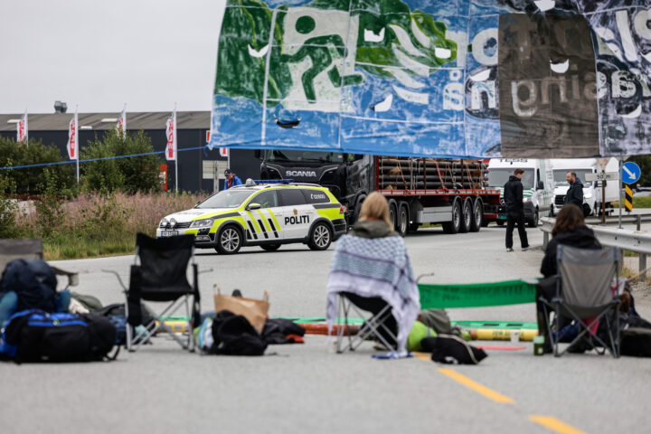 Mongstad-aksjon fortsetter gjennom natten
