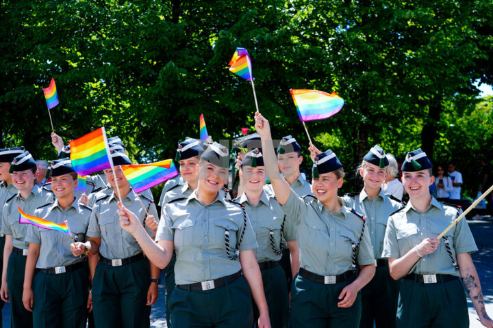Det norske Forsvaret er blitt mangfoldig og «litt mindre maskulint»