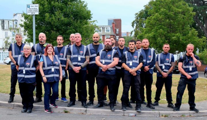 Britene har fått nok – setter opp borger&shy;verns&shy;gruppe i Bourne&shy;mouth