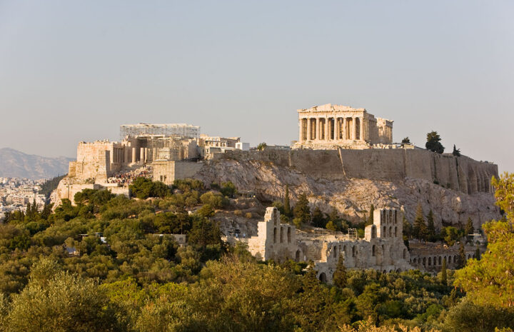 Hellas: Ny lov kriminaliserer ulovlig opphold og letter deportasjon