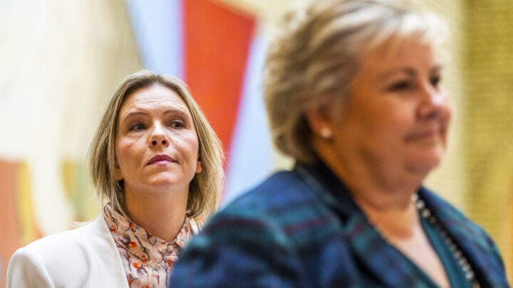 Erna skyter på Sylvi – treffer seg selv