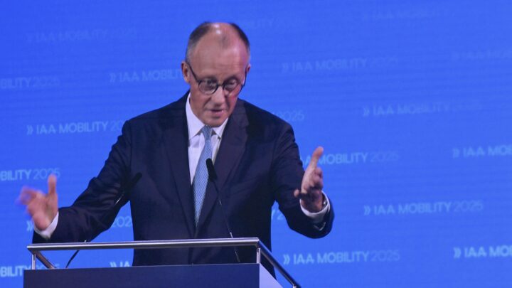 Merz utfordrer EU-forbudet mot forbrennings­motorer