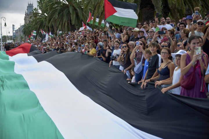 Gaza-konvoi måtte snu, Greta Thunberg tålte ikke dårlig vær