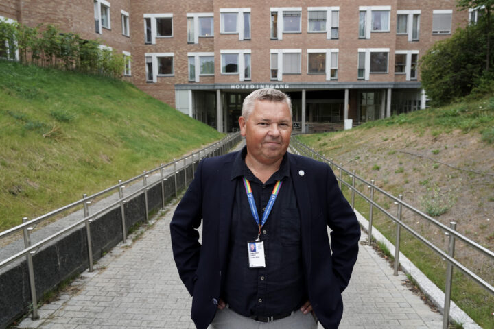 Oslo universitets&shy;sykehus nekter mann behandling fordi medisinene er for dyre