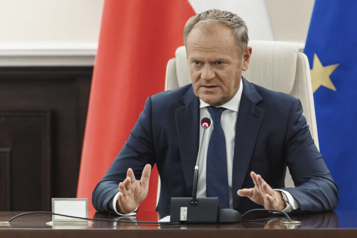 Tusk ber om aktivering av § 4 i Atlanterhavs&shy;pakten