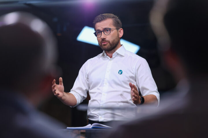 Venstre-nestleder Sveinung Rotevatn legger skylden for valgnederlaget på rike støttespillere