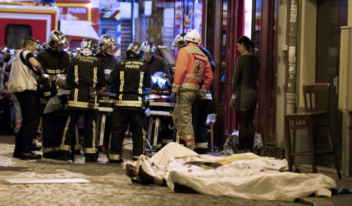 Medieforskere ber norske redaktører slutte å identifisere terrorister