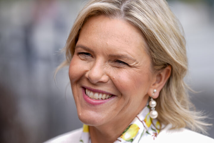 Ap faller 3,2 prosent og FrP går frem