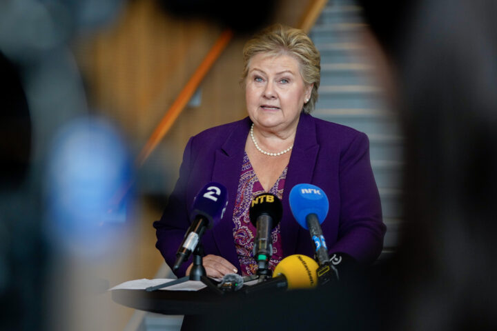 Erna Solberg varsler sin avgang som Høyre-leder