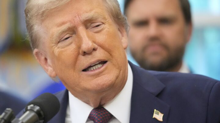 Kilder: – Europa må slutte å kjøpe russisk olje, sier Trump