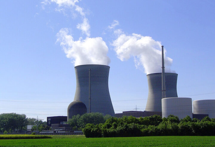 – Industrielt selv&shy;mord: Tyskerne protesterer mot demontering av atom&shy;energi&shy;infrastruktur