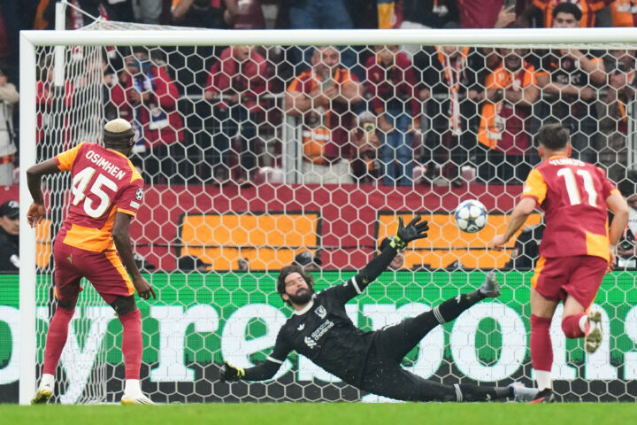 Tung kveld for Liverpool: Tap, skader og omgjort straffe i Istanbul