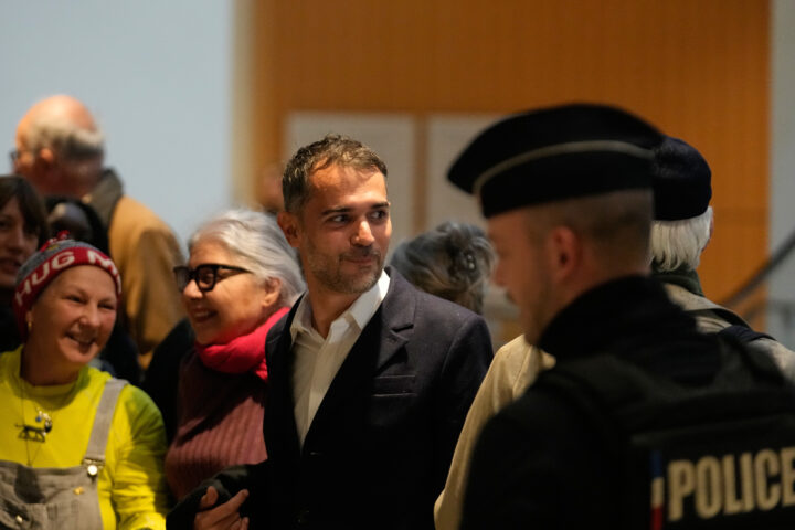 Ti personer tiltalt for nettmobbing av Frankrikes førstedame