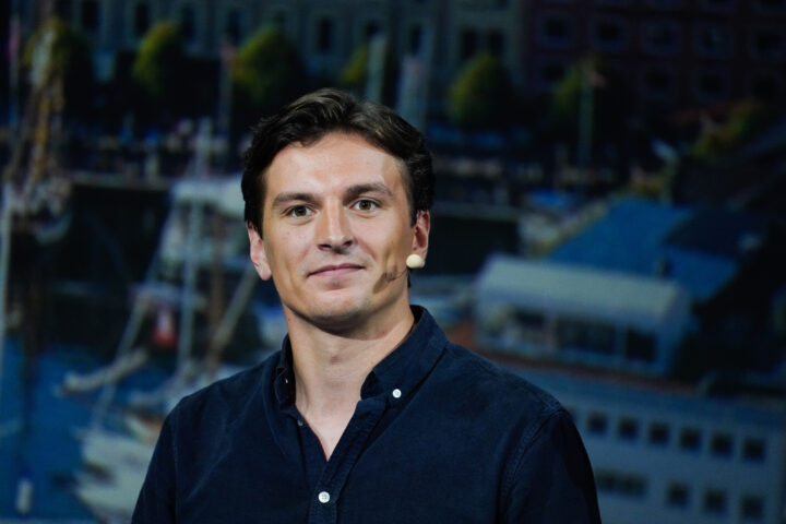 Ola Svenneby trekker seg som Unge Høyre-leder, håper på en plass i Høyre