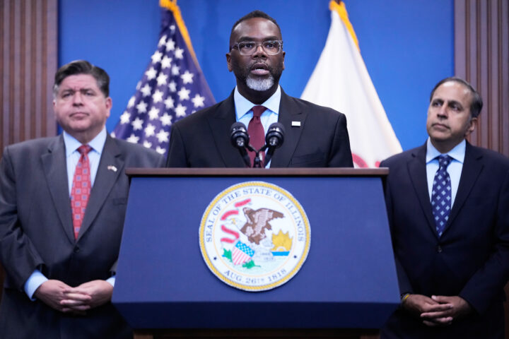 Chicagos borgermester: MAGA ønsker en ny borgerkrig