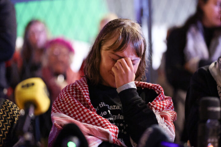 Greta Thunberg dummet seg loddrett ut – brukte bilde av israelsk gissel i pro-palestinsk innlegg