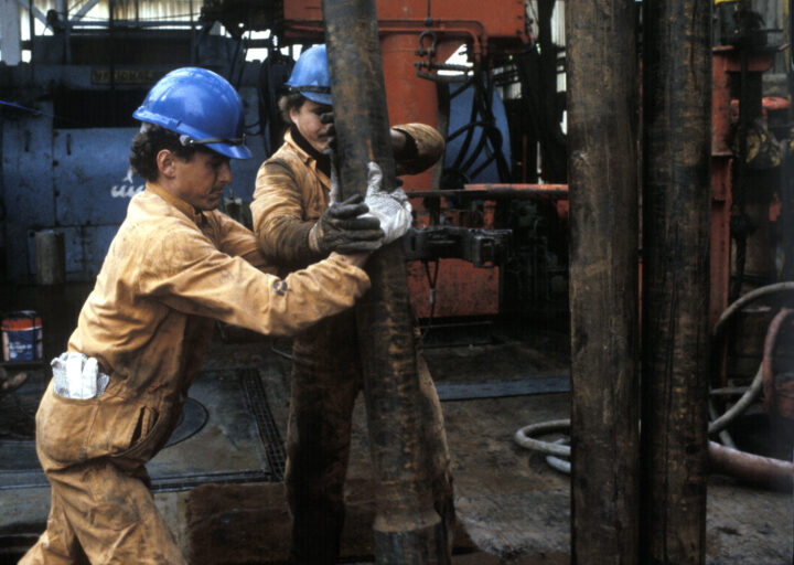 FrP i front for oljepionerene – raser mot regjeringens «skambud»