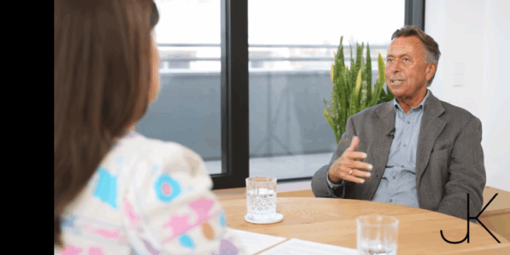 Tyskland: Harselerte over nazi-slagord i sosialistisk avis, fikk politiet på døra