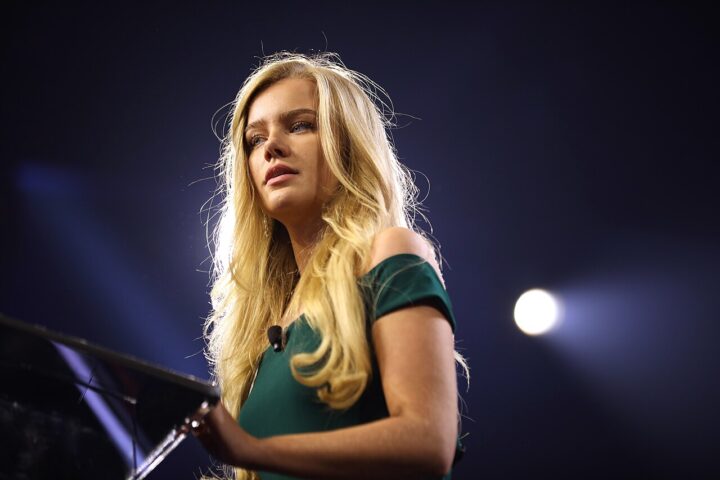 Eva Vlaardinger&shy;broek hevder EU utsetter henne for politisk sensur