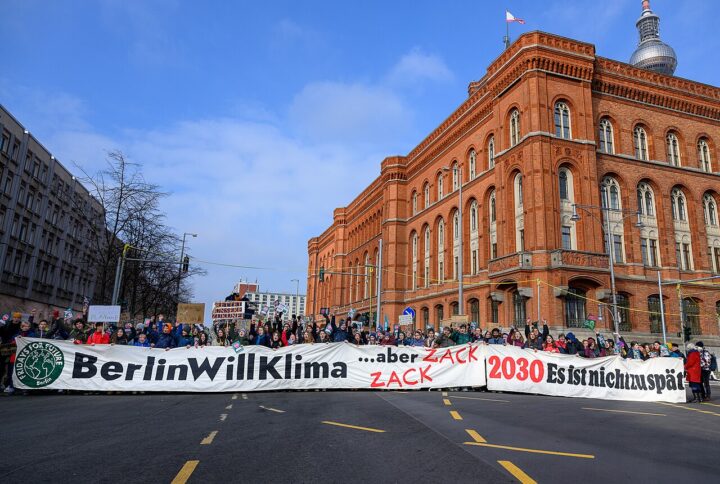 Tyskerne vil hverken gi avkall på forbrennings&shy;motorer eller kjøtt for klimaets skyld