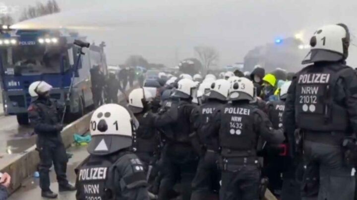 AfD lanserer ny ungdoms&shy;organisasjon, til store protester fra Antifa