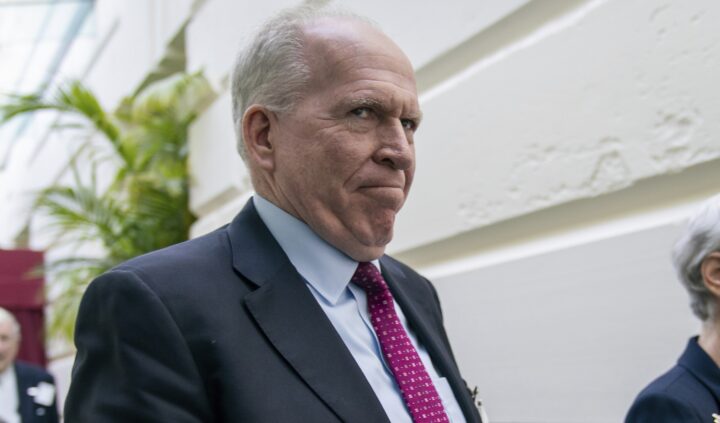 Brennan stevnet av storjury i Florida