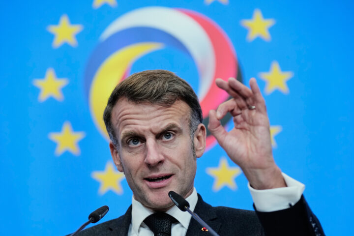 Tidligere fransk statsminister kaller Macrons andre periode et «skipsvrak»