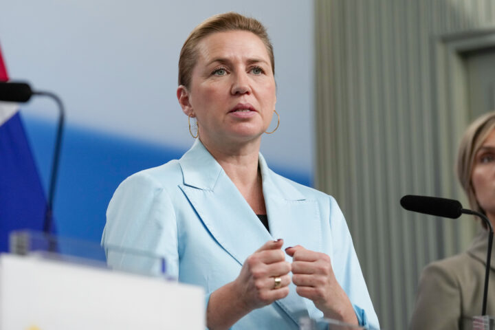 Sosialdemokratisk kollaps i Danmark: Mette Frederiksen mister grepet mens høyresiden fosser frem