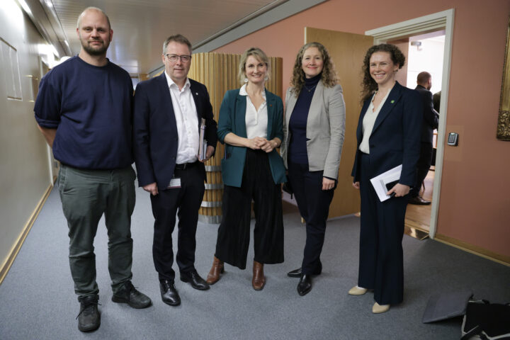 Tøffe forhandlinger om stats&shy;budsjettet startet i dag