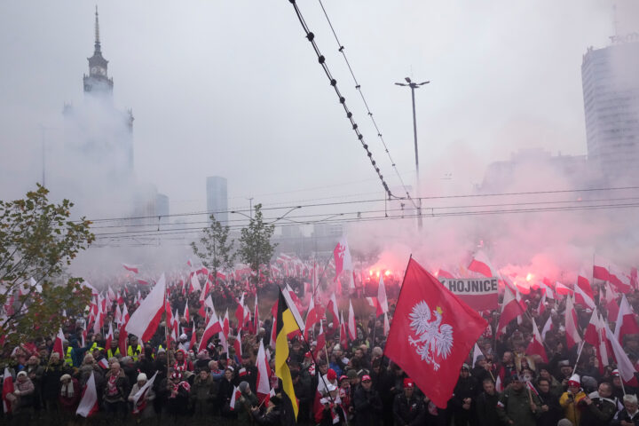 NRK Nyhets&shy;morgen: Polens presi&shy;dent gikk i «nazimarsj» på nasjonal&shy;dagen