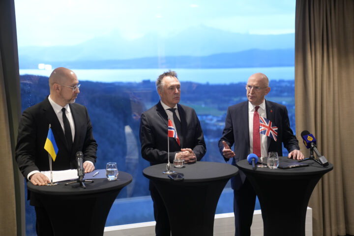 Ukraina signerte avtale i Bodø – blir partner i europeisk forsvarsallianse