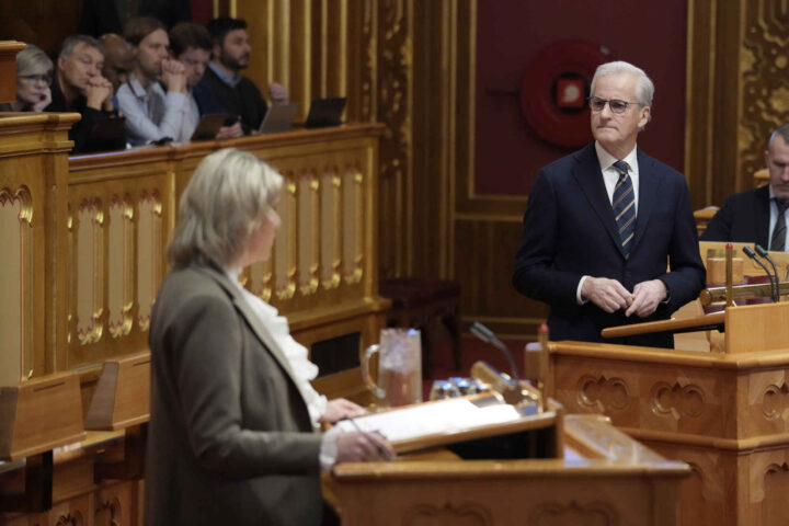 Listhaug raser mot Støre: – Regjeringen logrer for EU