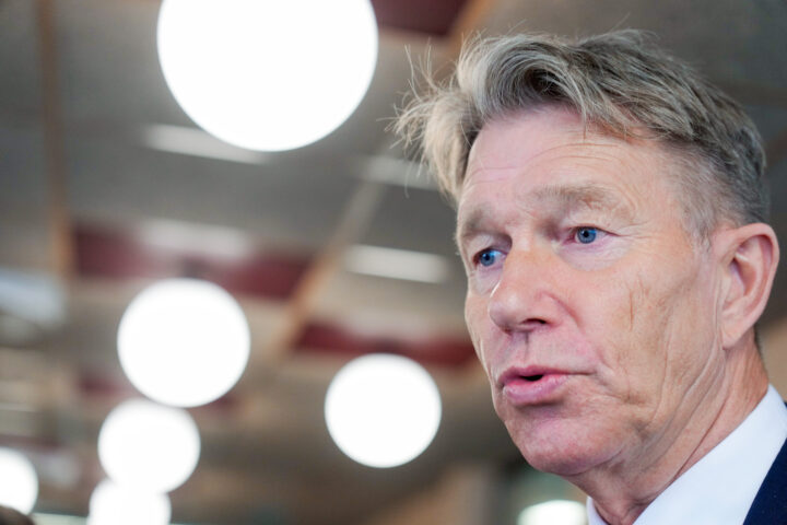 Stortings&shy;representant Kristoffer Sivertsen (FrP) mener Aasland lyver