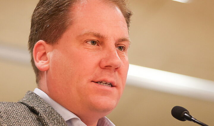 AfD foreslår fødsels­bonus for tyskere. SPD maner frem rase­skille