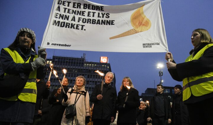 Israel fordømmer at Støre markerte Krystallnatten med anti-israelske krefter