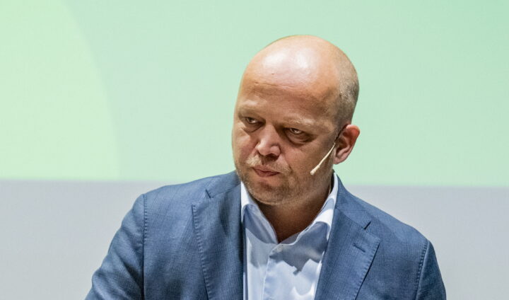 Vedum vender tommel ned for Norge som garantist for Ukraina-lån: – Enorm risiko