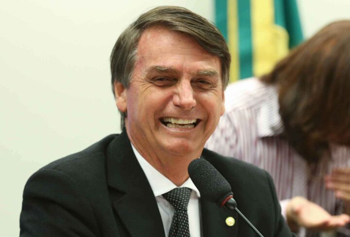 Brasils under­hus kutter Bolsonaros straff fra 27 til to år