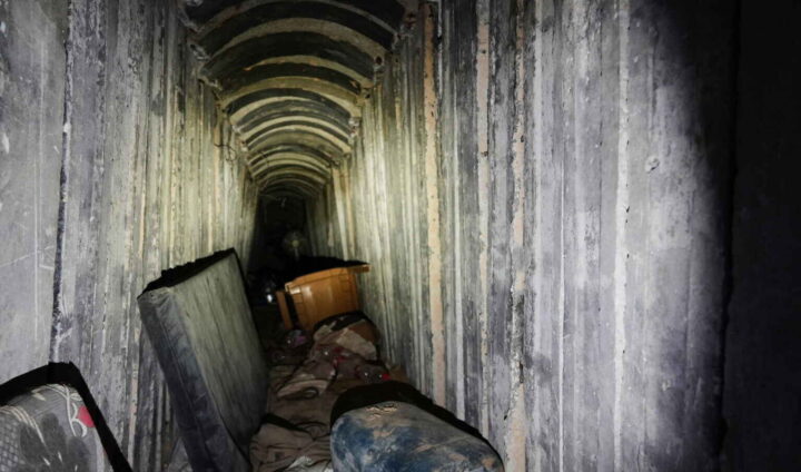 Maskene faller i Gaza (+)