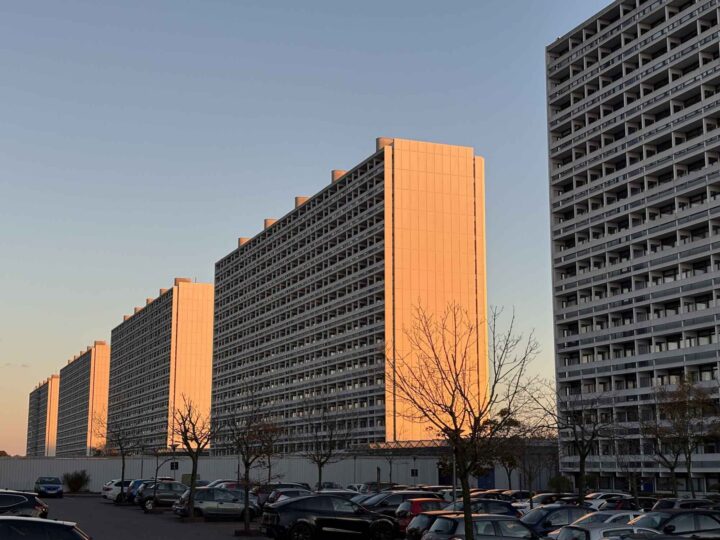 Toåring falt ned fra balkong i København – mann siktet for drap