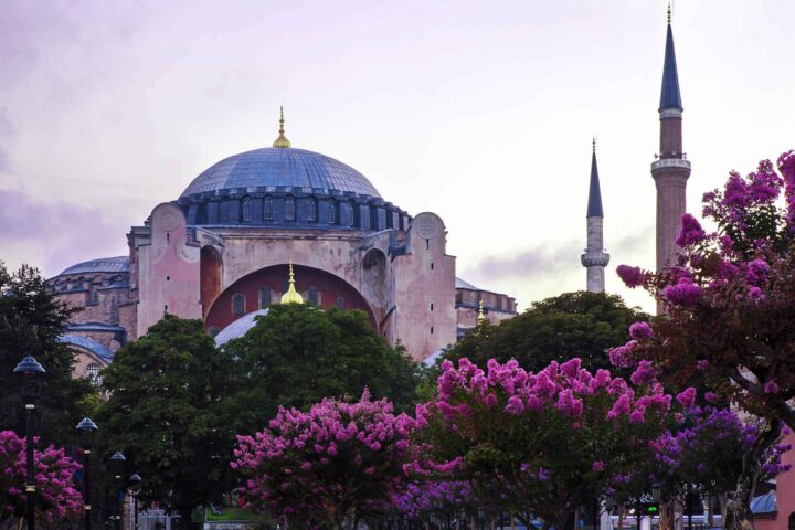 Ny rapport: Hatet mot kristne er dypt forankret og «sterkt økende» i Tyrkia (+)