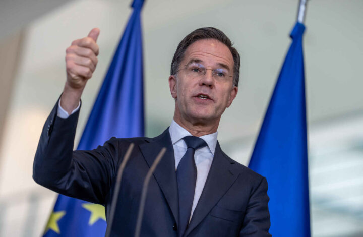 NATOs general&shy;sekretær med krigs&shy;advarsel