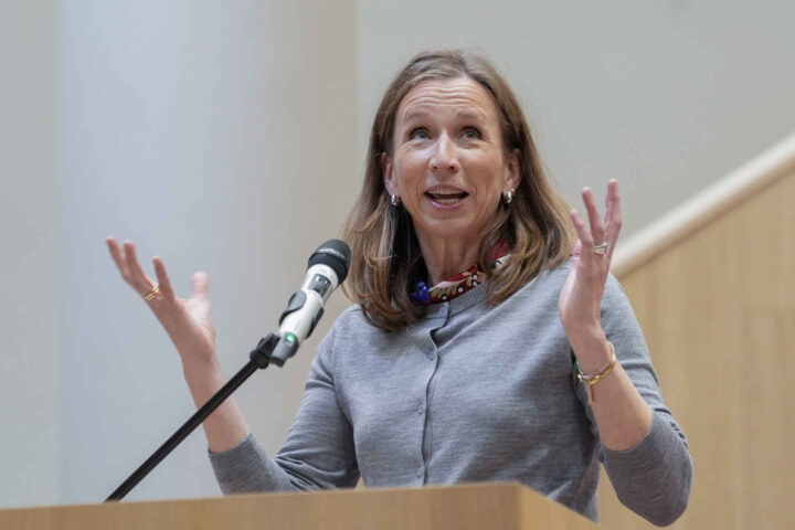 Forskere hardt ut mot Aps asylplan: – Skremmende undertoner