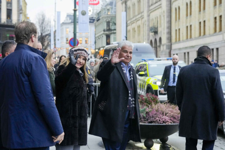 Aktivister protesterer mot årets fredspris: