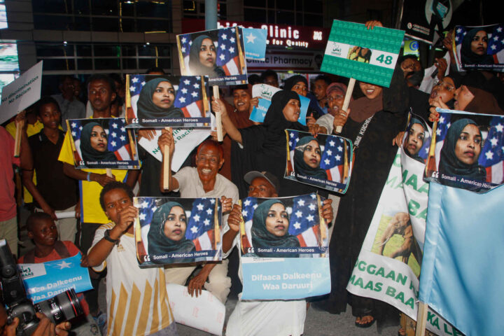 Steinrik på andres fattigdom (+)