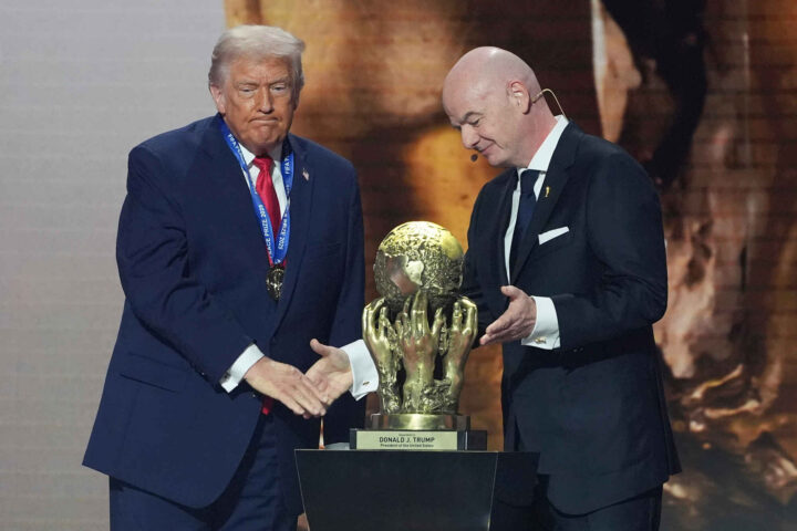 Trump fikk endelig sin fredspris, fra FIFA