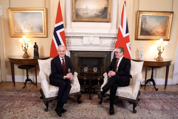 Norge og Storbritannia inngår ny forsvarsavtale – vil lage kombinert fregattflåte